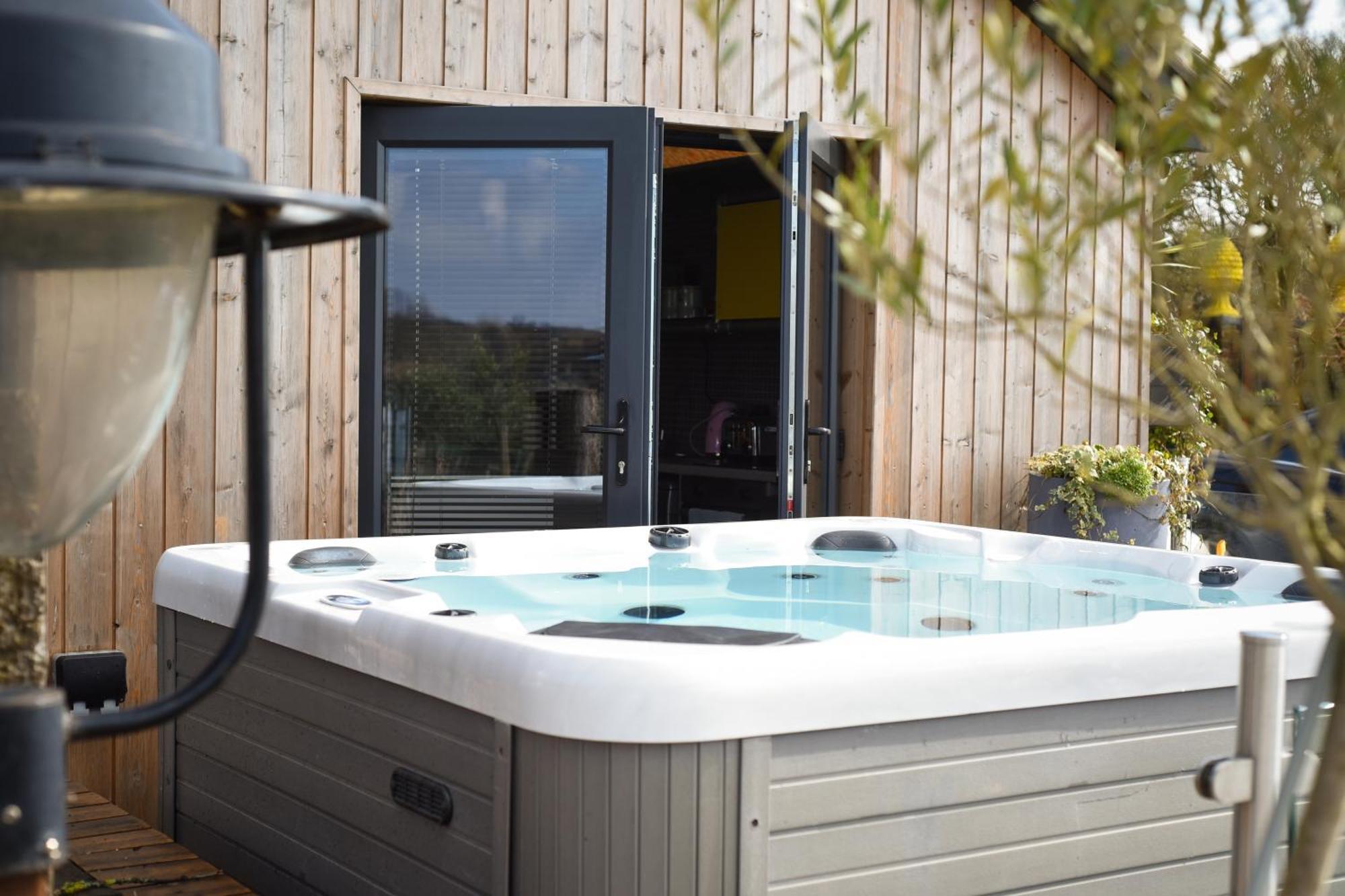 Air Maison - The Cow Shed Wow Factor Countryside Retreat Westbourne  المظهر الخارجي الصورة