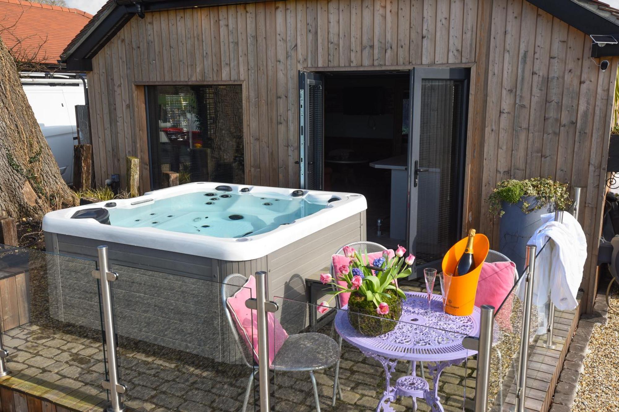 Air Maison - The Cow Shed Wow Factor Countryside Retreat Westbourne  المظهر الخارجي الصورة